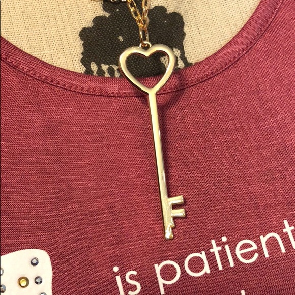 🍀 NWT! Pretty Love Tank W/Heart Key Necklace! - Picture 5 of 7